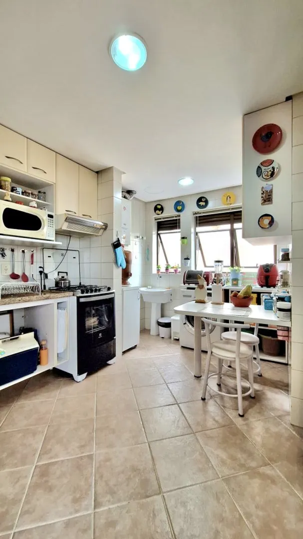 R$ 738.000 - LIND&Iacute;SSIMO APARTAMENTO - 90M2 - 2 DORM  - VISTA - 2 VAGAS - DEP&Oacute;SITO Rua Faria Santos Porto Alegre - 