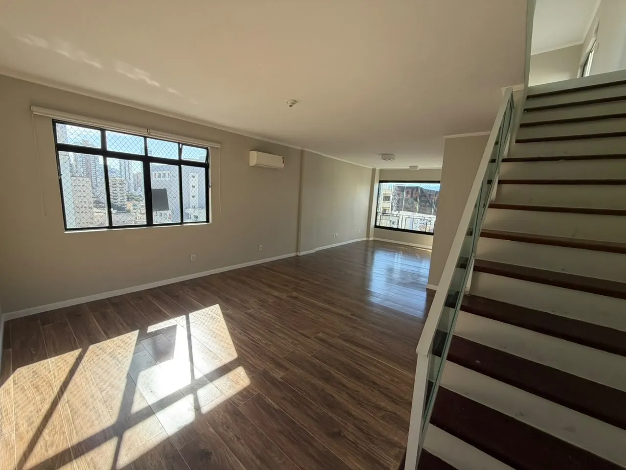 COBERTURA DUPLEX &Agrave; VENDA NO EMBAR&Eacute; &ndash; 255 m&sup2; COM PISCINA PRIVATIVA Avenida Doutor Epitácio Pessoa Santos - 
