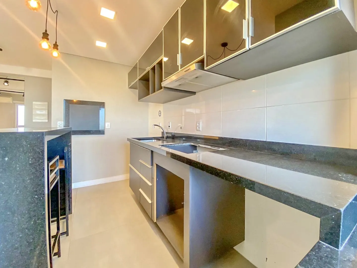 R$ 450.000 - CONDOM&Iacute;NIO MATTIZE - 64M2 - 1 DORM - SU&Iacute;TE - VISTA - 2 VAGAS Rua João Ernesto Schmidt Porto Alegre - 