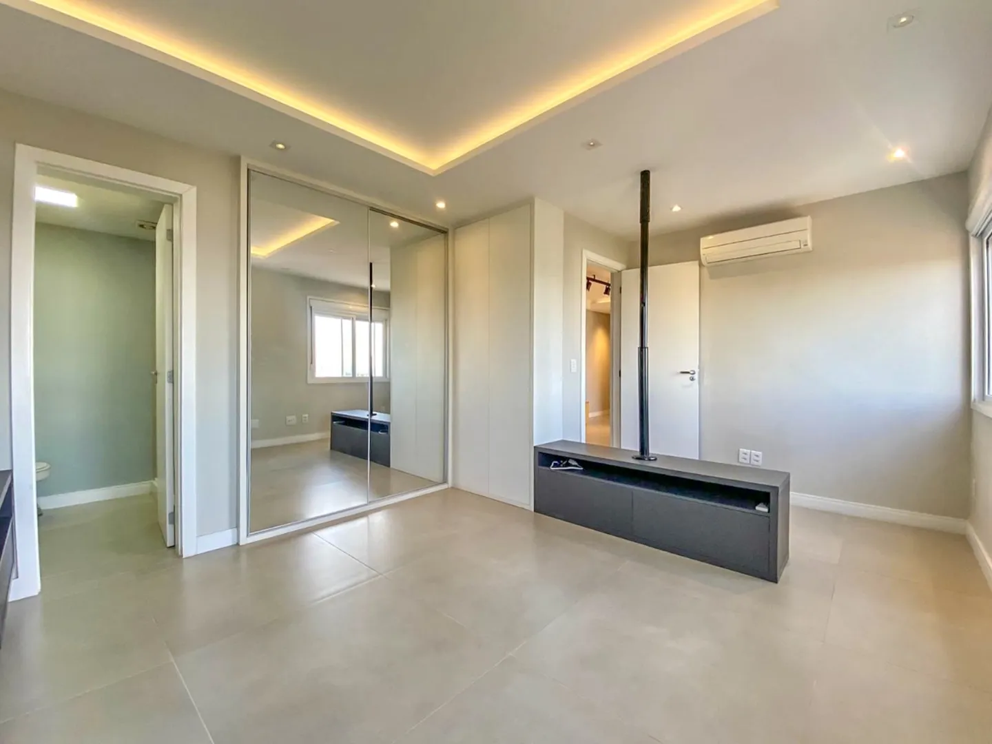 R$ 450.000 - CONDOM&Iacute;NIO MATTIZE - 64M2 - 1 DORM - SU&Iacute;TE - VISTA - 2 VAGAS Rua João Ernesto Schmidt Porto Alegre - 