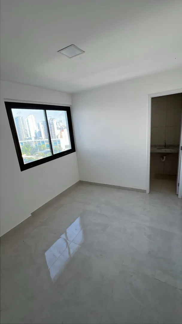 Apartamento &agrave; venda com 135,53m&sup2; | 4 Quartos sendo 3 su&iacute;tes | Varanda | Boa Viagem Rua Luís de Farias Barbosa Recife - 