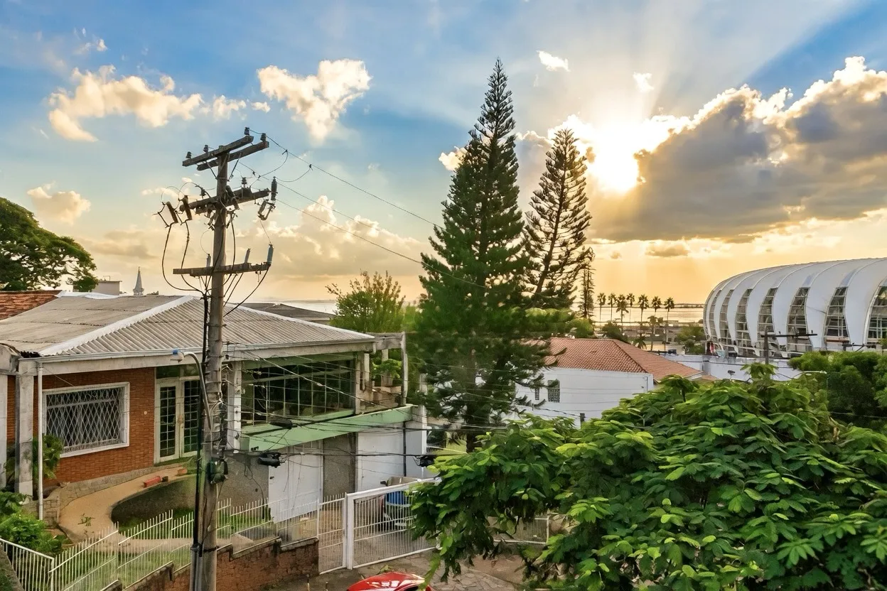 R$ 1.595.000 - MORADA DA ENCOSTA - DE FRENTE - 259M2 - 3 DORM - SU&Iacute;TE - VISTA - 2 VAGAS Rua Monroe Porto Alegre - 