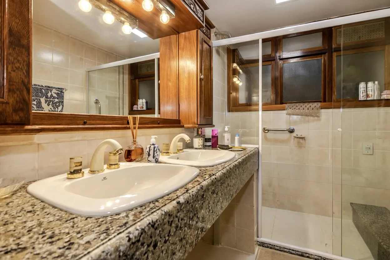 R$ 1.595.000 - MORADA DA ENCOSTA - DE FRENTE - 259M2 - 3 DORM - SU&Iacute;TE - VISTA - 2 VAGAS Rua Monroe Porto Alegre - 