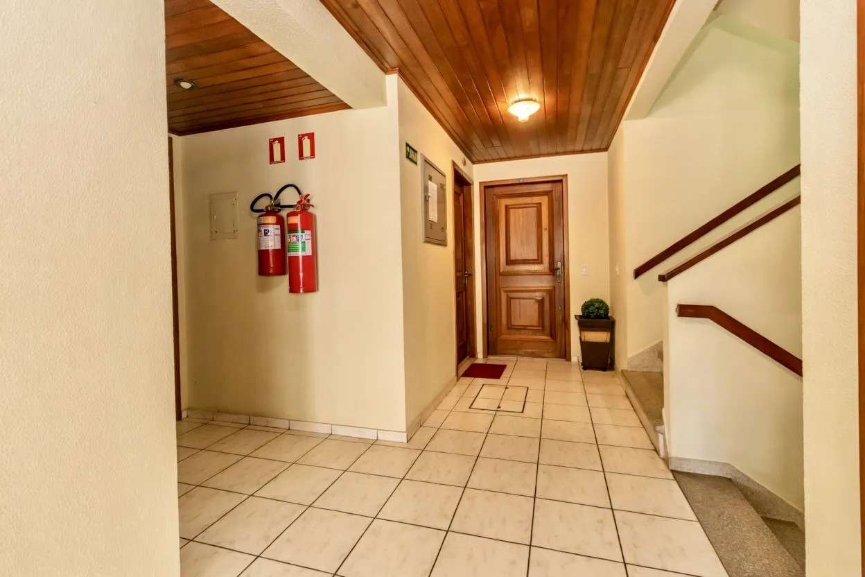 R$ 550.000 - &Oacute;TIMO APARTAMENTO T&Eacute;RREO - 93M2 - 2 DORM - SACADA - CHURRASQUEIRA - 1 VAGA Adda Mascarenhas de Moraes Porto Alegre - 