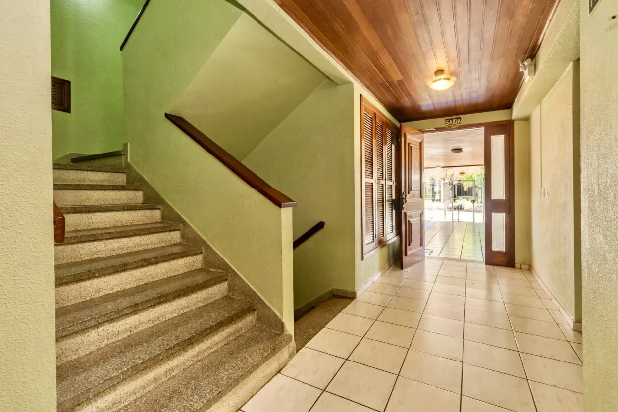 R$ 550.000 - &Oacute;TIMO APARTAMENTO T&Eacute;RREO - 93M2 - 2 DORM - SACADA - CHURRASQUEIRA - 1 VAGA Adda Mascarenhas de Moraes Porto Alegre - 