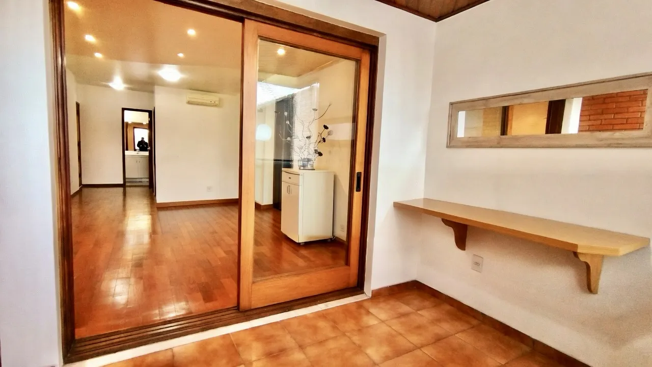 R$ 550.000 - &Oacute;TIMO APARTAMENTO T&Eacute;RREO - 93M2 - 2 DORM - SACADA - CHURRASQUEIRA - 1 VAGA Adda Mascarenhas de Moraes Porto Alegre - 