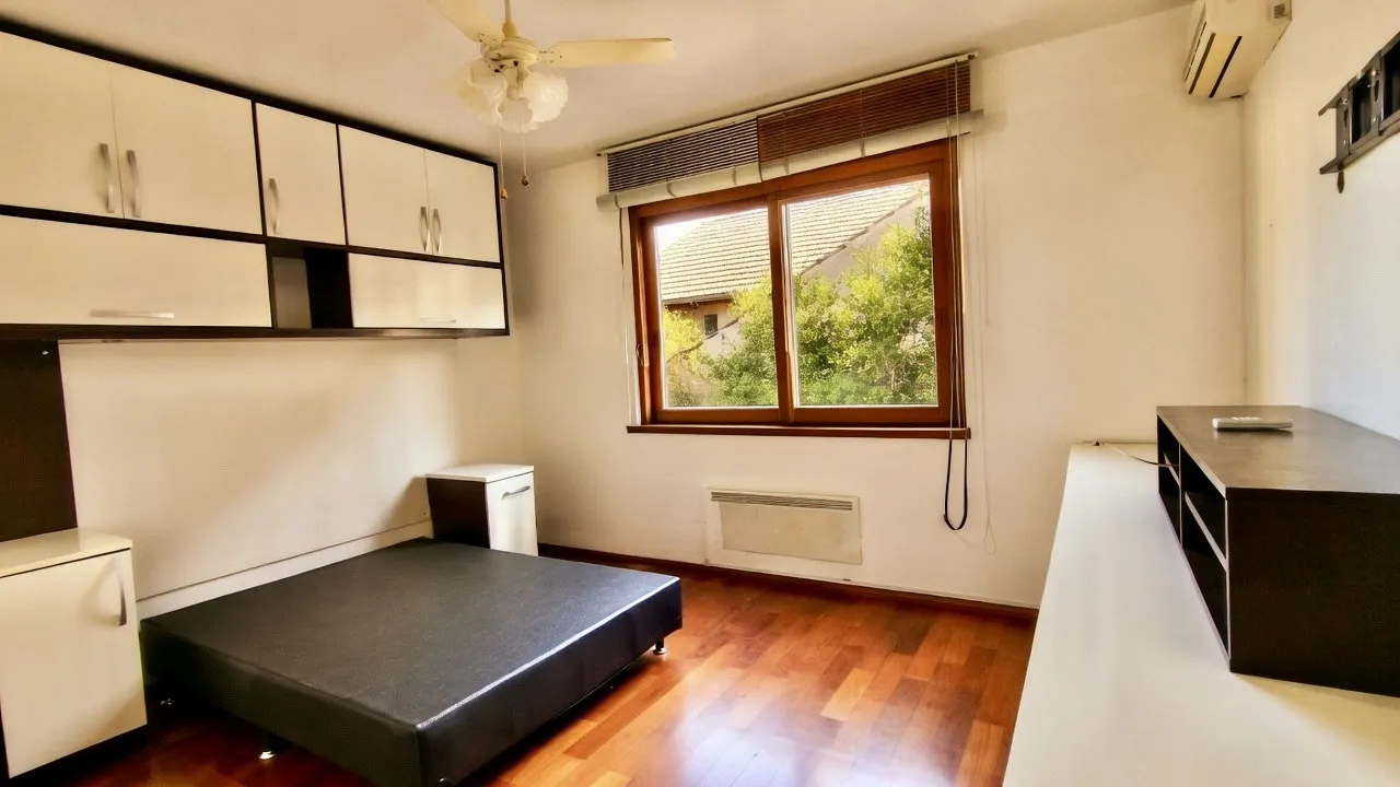 R$ 550.000 - &Oacute;TIMO APARTAMENTO T&Eacute;RREO - 93M2 - 2 DORM - SACADA - CHURRASQUEIRA - 1 VAGA Adda Mascarenhas de Moraes Porto Alegre - 