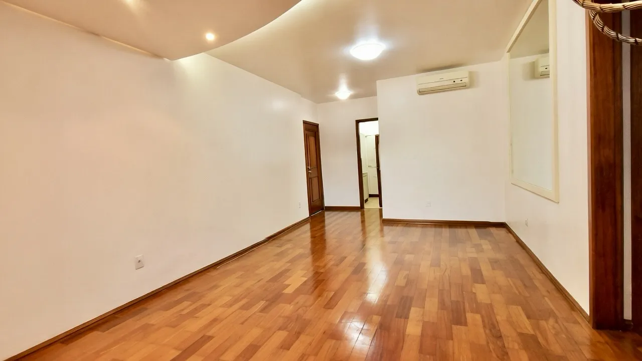 R$ 550.000 - &Oacute;TIMO APARTAMENTO T&Eacute;RREO - 93M2 - 2 DORM - SACADA - CHURRASQUEIRA - 1 VAGA Adda Mascarenhas de Moraes Porto Alegre - 