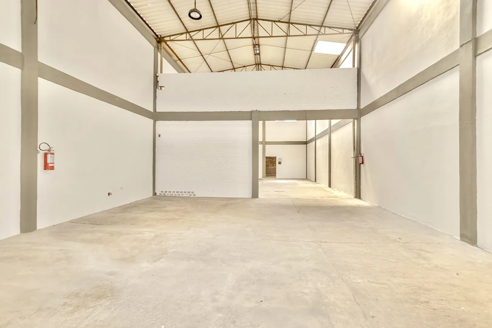 R$ 595.000 - &Oacute;TIMO PAVILH&Atilde;O/DEP&Oacute;SITO - 398M2 - ESCRIT&Oacute;RIOS - SUBESTA&Ccedil;&Atilde;O DE ENERGIA Rua Padre Diogo Feijó Porto Alegre - 