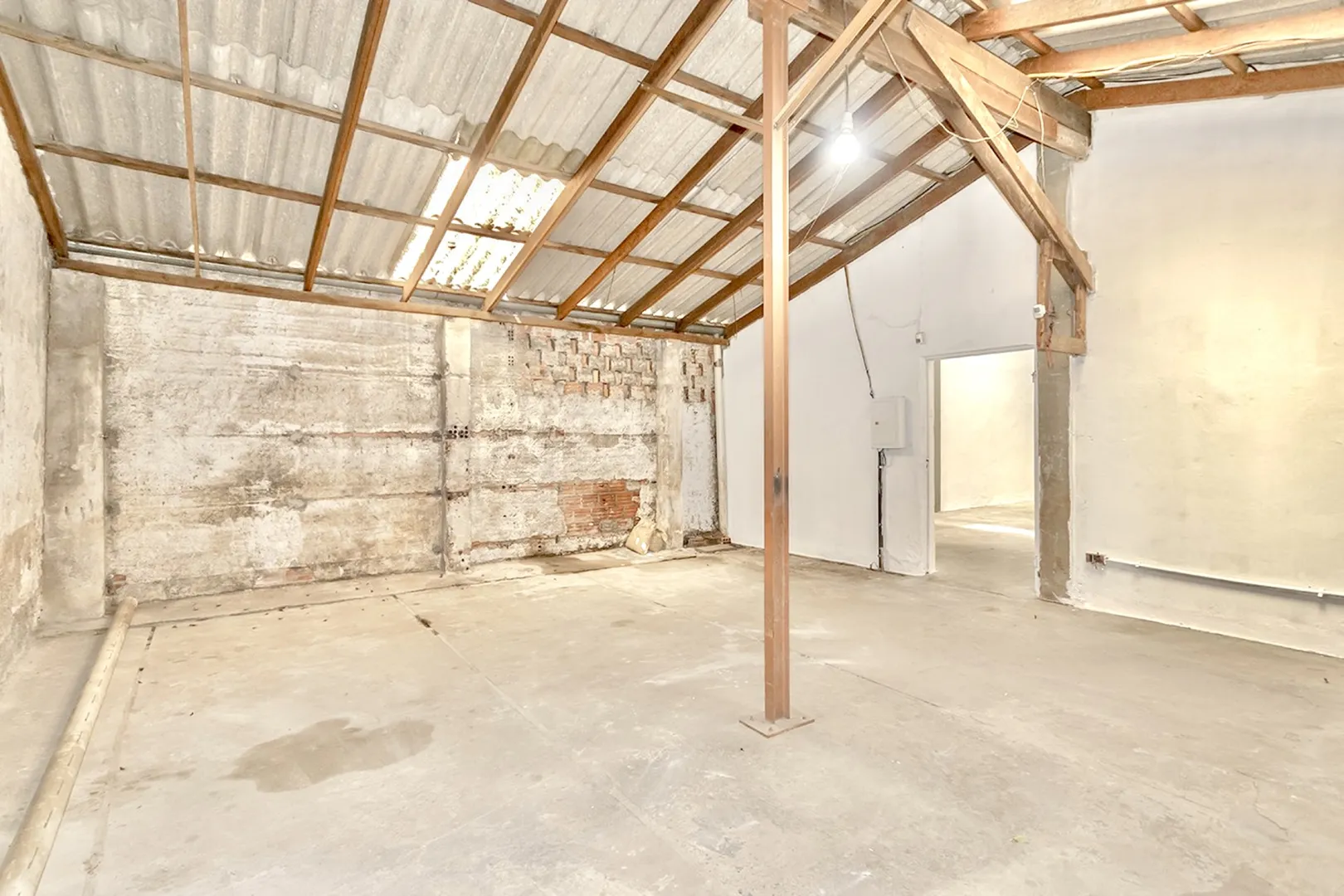 R$ 595.000 - &Oacute;TIMO PAVILH&Atilde;O/DEP&Oacute;SITO - 398M2 - ESCRIT&Oacute;RIOS - SUBESTA&Ccedil;&Atilde;O DE ENERGIA Rua Padre Diogo Feijó Porto Alegre - 