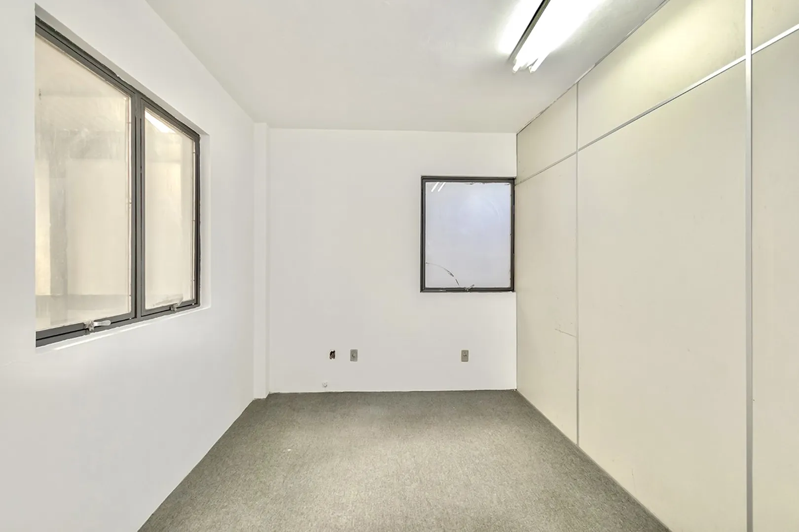 R$ 595.000 - &Oacute;TIMO PAVILH&Atilde;O/DEP&Oacute;SITO - 398M2 - ESCRIT&Oacute;RIOS - SUBESTA&Ccedil;&Atilde;O DE ENERGIA Rua Padre Diogo Feijó Porto Alegre - 