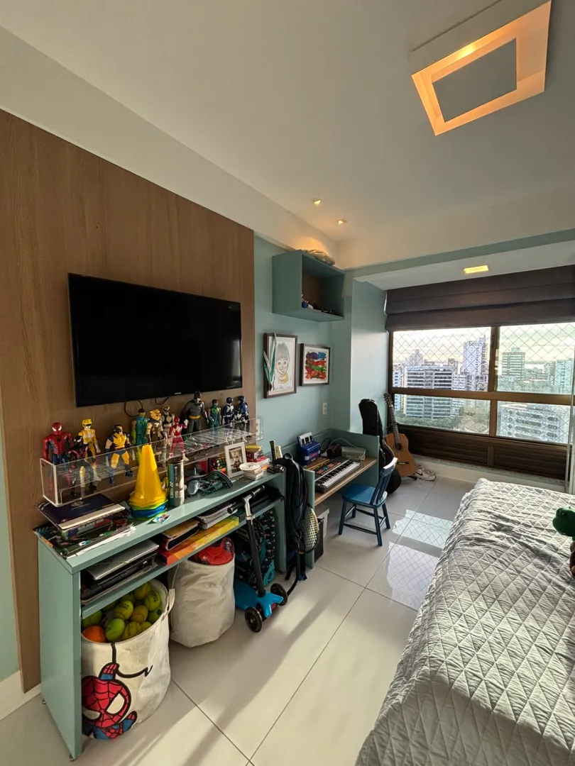 APARTAMENTO ALTO PADR&Atilde;O SEMINOVO 4 QUARTOS 3 SU&Iacute;TES 3 GARAGENS PISCINA &Agrave; VENDA NA GRA&Ccedil;A Avenida Princesa Isabel Salvador - 
