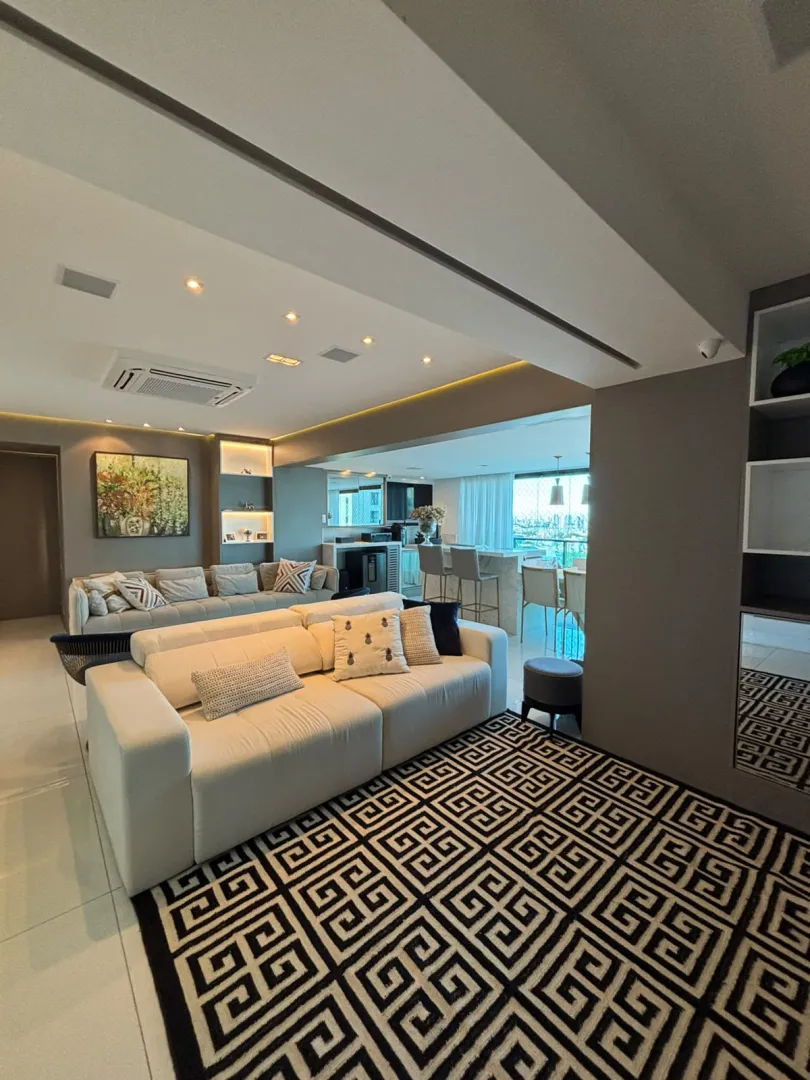 APARTAMENTO ALTO PADR&Atilde;O SEMINOVO 4 QUARTOS 3 SU&Iacute;TES 3 GARAGENS PISCINA &Agrave; VENDA NA GRA&Ccedil;A Avenida Princesa Isabel Salvador - 