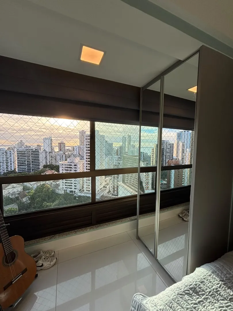APARTAMENTO ALTO PADR&Atilde;O SEMINOVO 4 QUARTOS 3 SU&Iacute;TES 3 GARAGENS PISCINA &Agrave; VENDA NA GRA&Ccedil;A Avenida Princesa Isabel Salvador - 