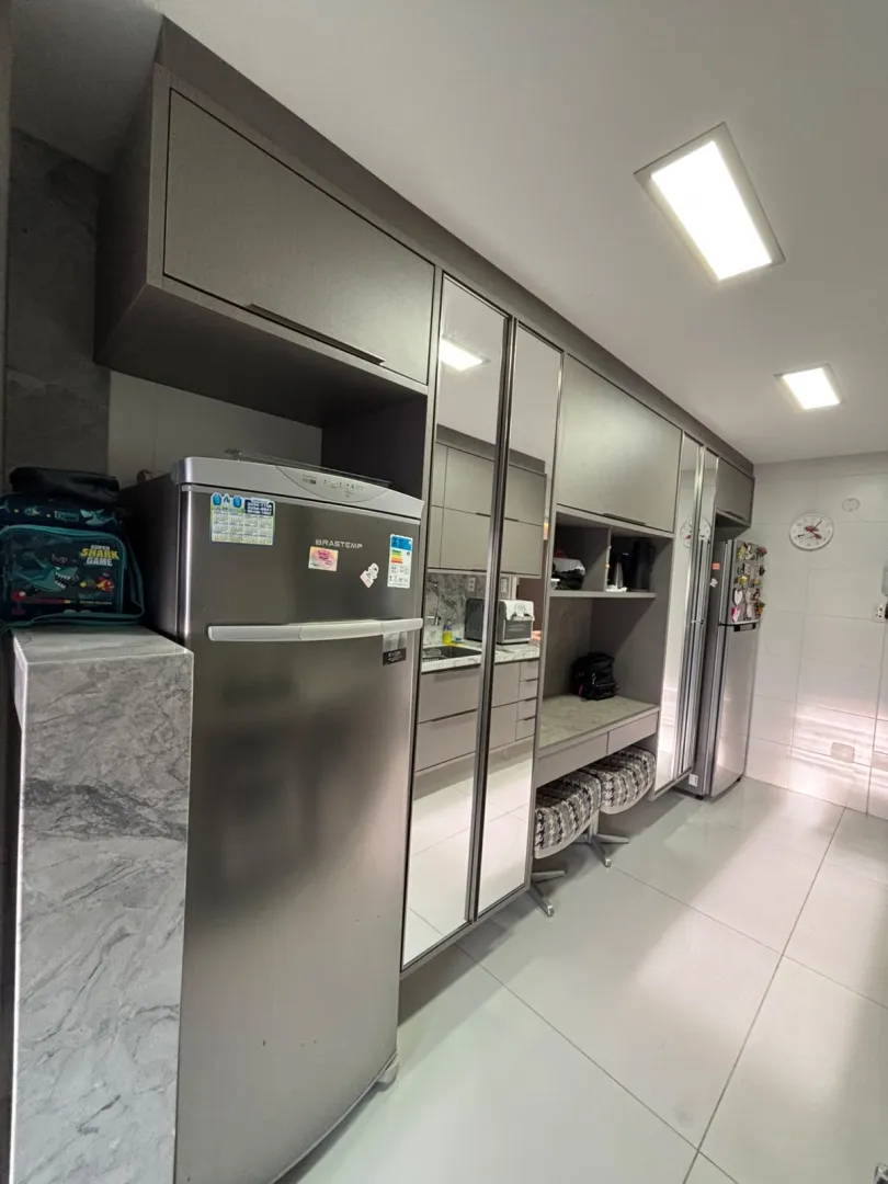 APARTAMENTO ALTO PADR&Atilde;O SEMINOVO 4 QUARTOS 3 SU&Iacute;TES 3 GARAGENS PISCINA &Agrave; VENDA NA GRA&Ccedil;A Avenida Princesa Isabel Salvador - 