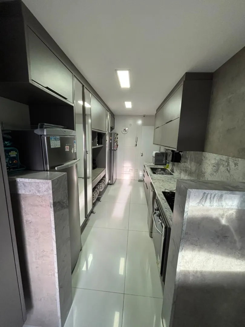 APARTAMENTO ALTO PADR&Atilde;O SEMINOVO 4 QUARTOS 3 SU&Iacute;TES 3 GARAGENS PISCINA &Agrave; VENDA NA GRA&Ccedil;A Avenida Princesa Isabel Salvador - 