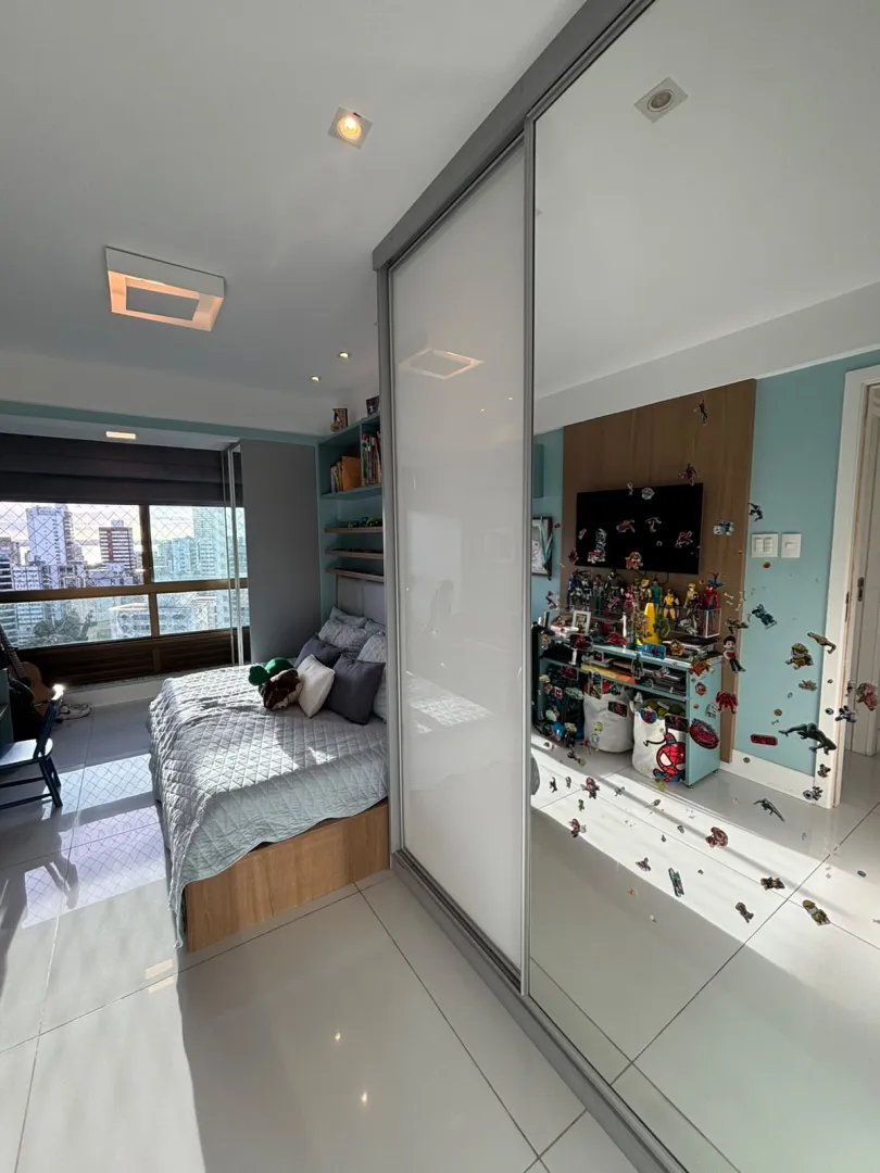 APARTAMENTO ALTO PADR&Atilde;O SEMINOVO 4 QUARTOS 3 SU&Iacute;TES 3 GARAGENS PISCINA &Agrave; VENDA NA GRA&Ccedil;A Avenida Princesa Isabel Salvador - 