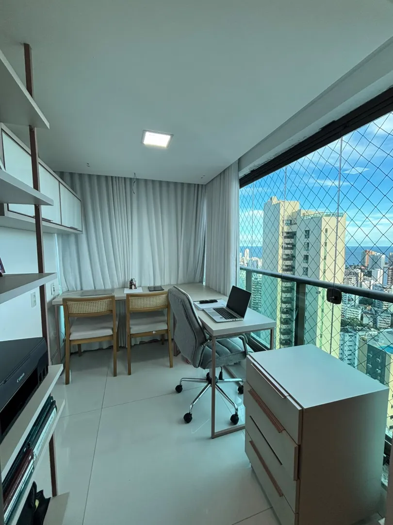 APARTAMENTO ALTO PADR&Atilde;O SEMINOVO 4 QUARTOS 3 SU&Iacute;TES 3 GARAGENS PISCINA &Agrave; VENDA NA GRA&Ccedil;A Avenida Princesa Isabel Salvador - 