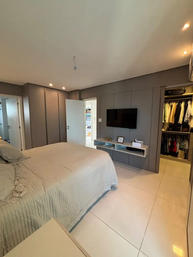 APARTAMENTO ALTO PADR&Atilde;O SEMINOVO 4 QUARTOS 3 SU&Iacute;TES 3 GARAGENS PISCINA &Agrave; VENDA NA GRA&Ccedil;A Avenida Princesa Isabel Salvador - 