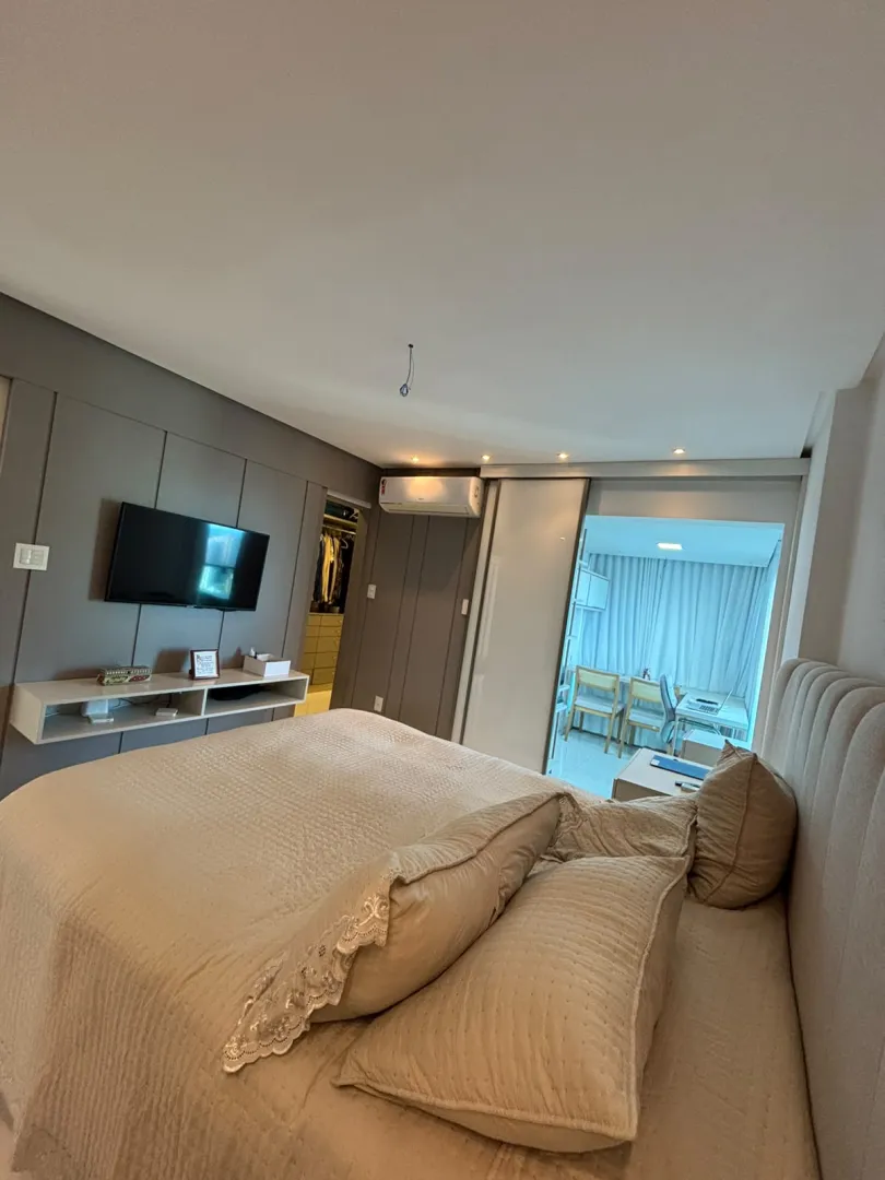 APARTAMENTO ALTO PADR&Atilde;O SEMINOVO 4 QUARTOS 3 SU&Iacute;TES 3 GARAGENS PISCINA &Agrave; VENDA NA GRA&Ccedil;A Avenida Princesa Isabel Salvador - 