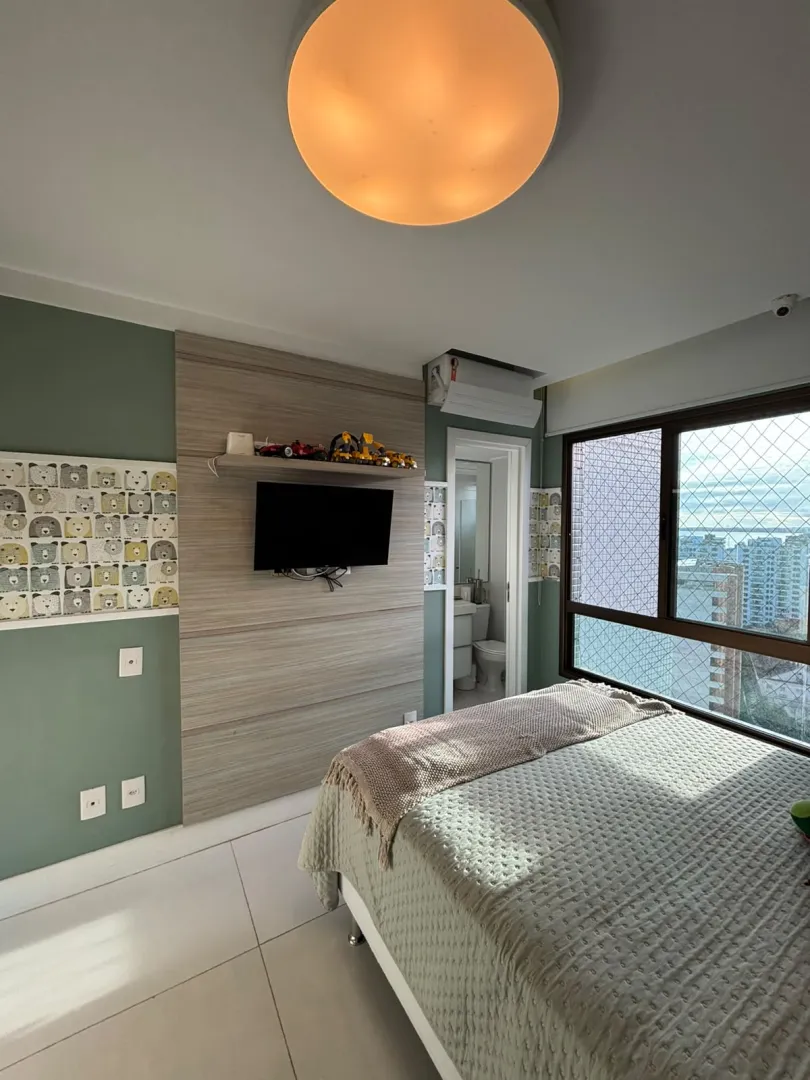 APARTAMENTO ALTO PADR&Atilde;O SEMINOVO 4 QUARTOS 3 SU&Iacute;TES 3 GARAGENS PISCINA &Agrave; VENDA NA GRA&Ccedil;A Avenida Princesa Isabel Salvador - 