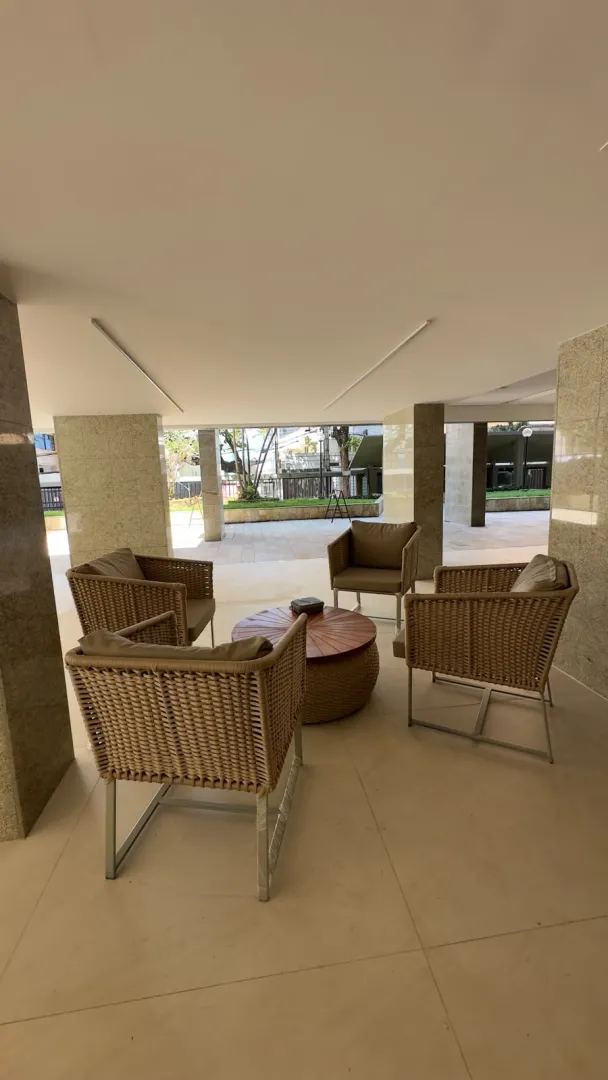 Triplex &agrave; venda com 640m&sup2; | 6 su&iacute;tes | Piscina privativa | 3 vagas Rua dos Navegantes Recife - 
