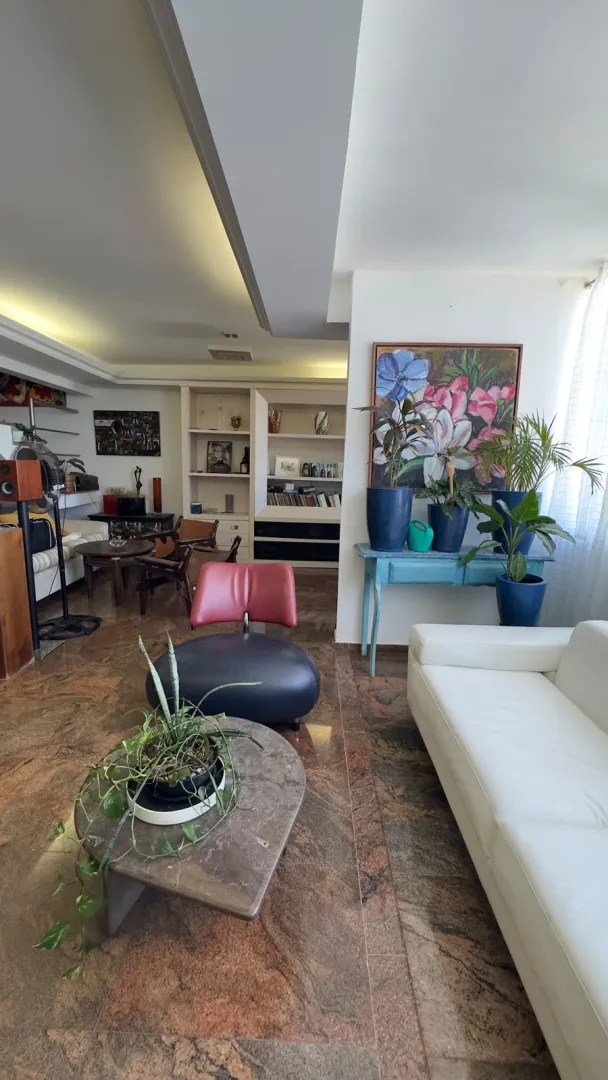 Triplex &agrave; venda com 640m&sup2; | 6 su&iacute;tes | Piscina privativa | 3 vagas Rua dos Navegantes Recife - 