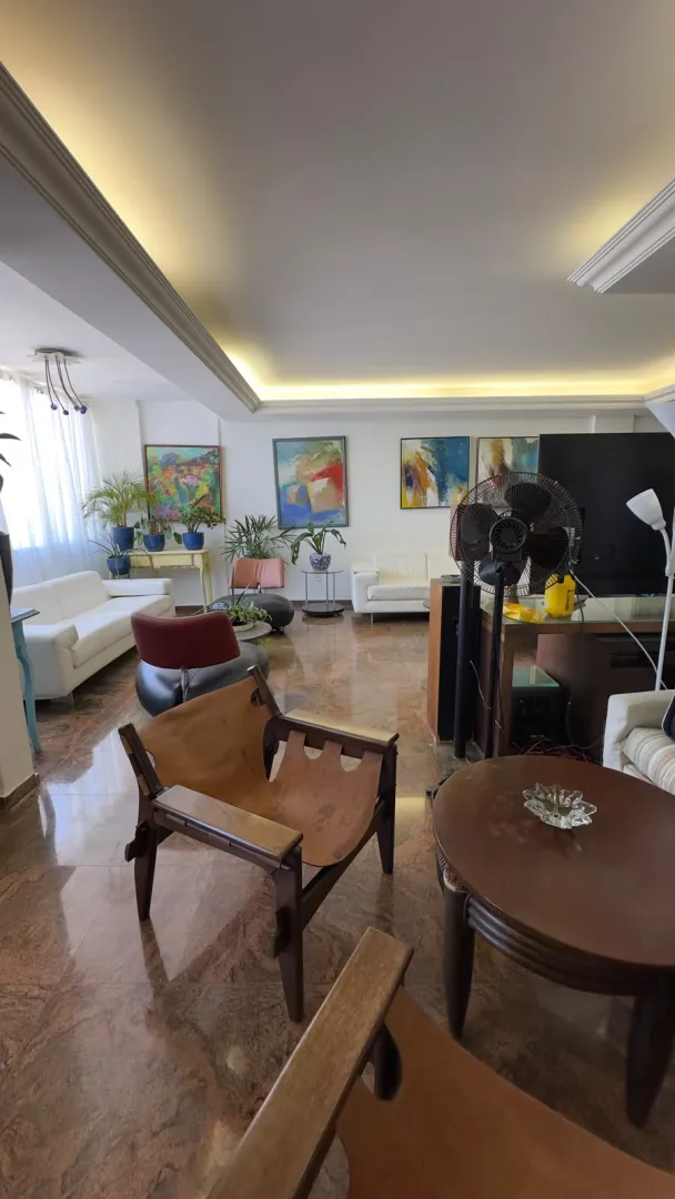 Triplex &agrave; venda com 640m&sup2; | 6 su&iacute;tes | Piscina privativa | 3 vagas Rua dos Navegantes Recife - 