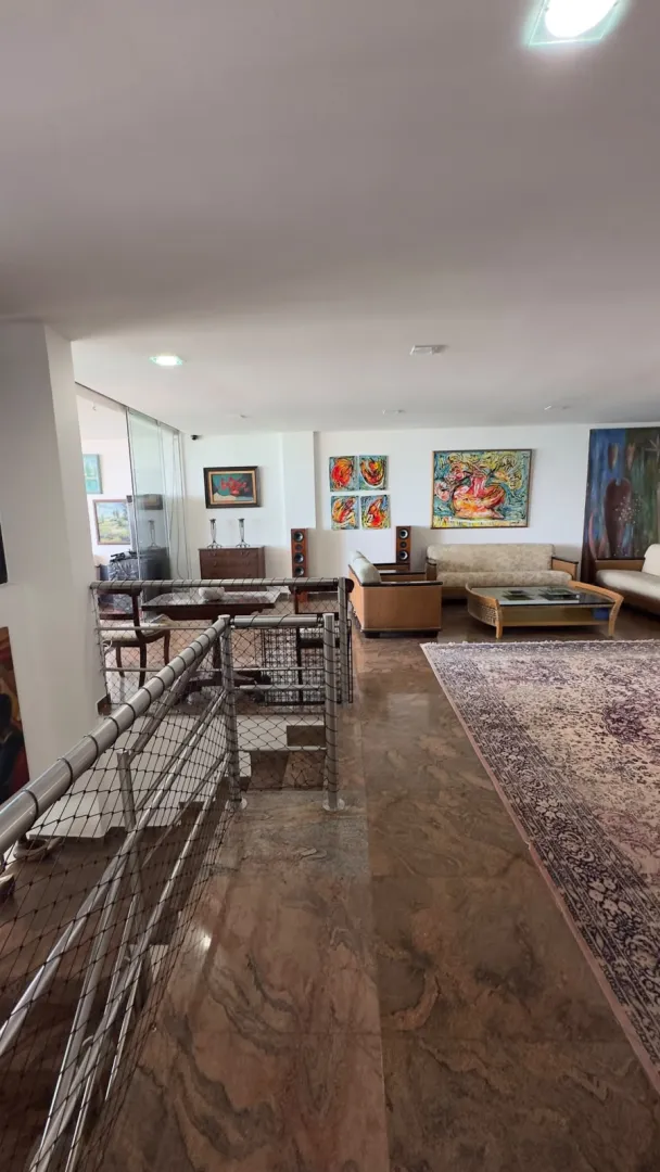 Triplex &agrave; venda com 640m&sup2; | 6 su&iacute;tes | Piscina privativa | 3 vagas Rua dos Navegantes Recife - 