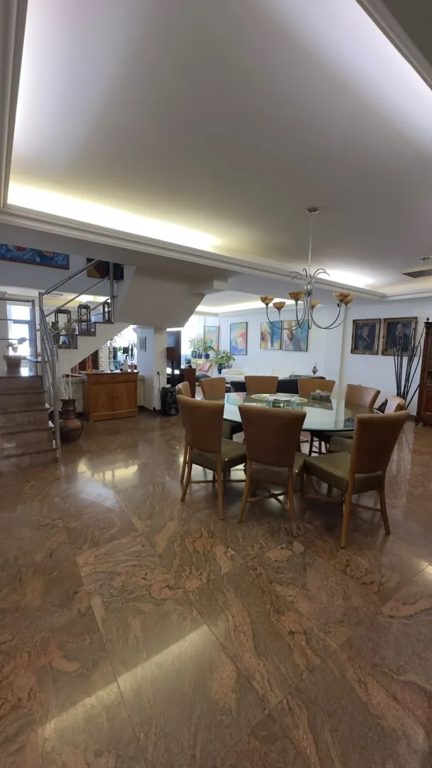 Triplex &agrave; venda com 640m&sup2; | 6 su&iacute;tes | Piscina privativa | 3 vagas Rua dos Navegantes Recife - 