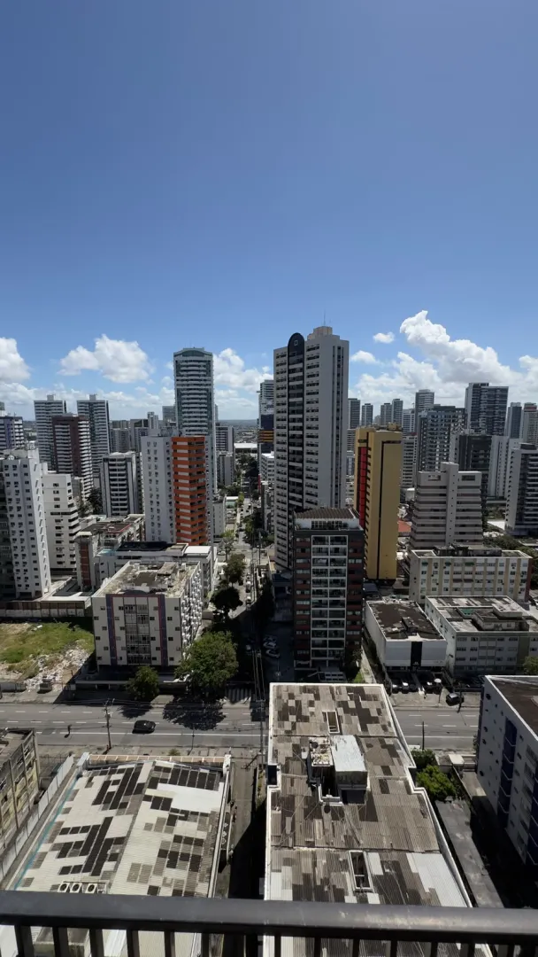 Triplex &agrave; venda com 640m&sup2; | 6 su&iacute;tes | Piscina privativa | 3 vagas Rua dos Navegantes Recife - 