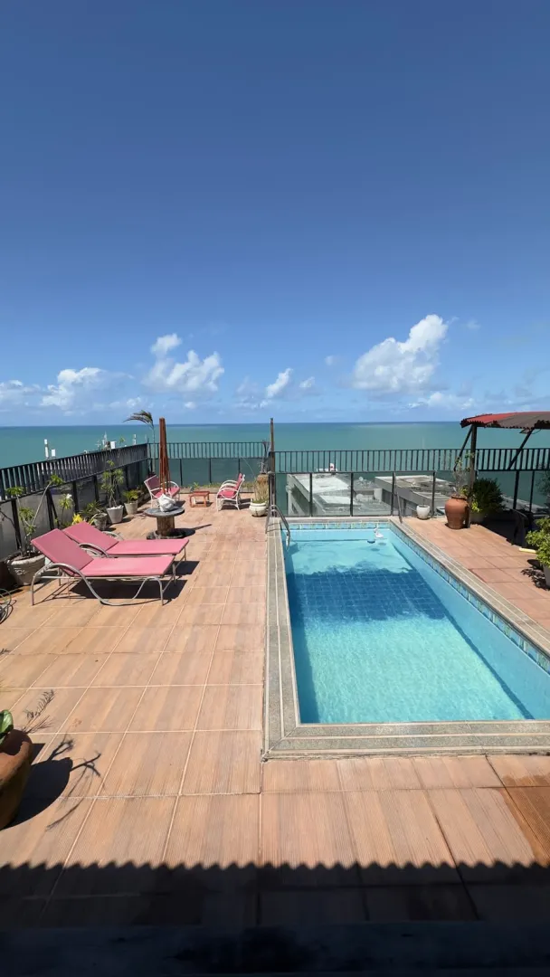 Triplex &agrave; venda com 640m&sup2; | 6 su&iacute;tes | Piscina privativa | 3 vagas Rua dos Navegantes Recife - 