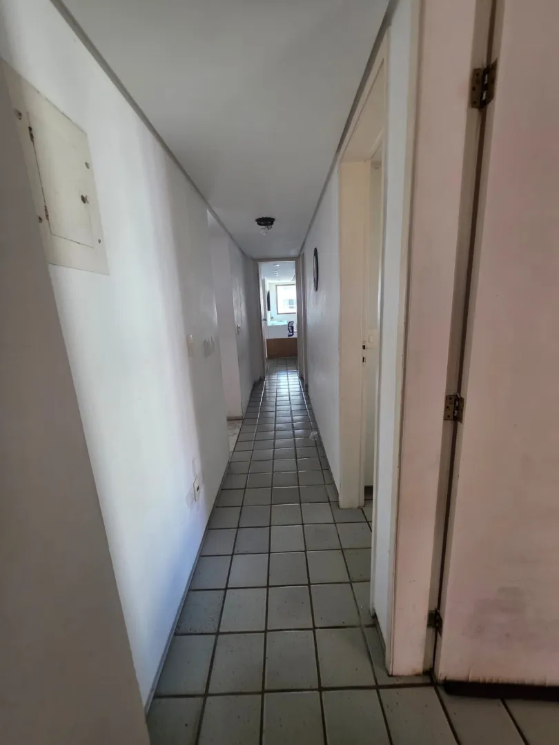 Apartamento &agrave; venda com 168 m&sup2; | 3 quartos sendo 1 su&iacute;te | Varanda | 1 vaga Avenida Conselheiro Aguiar Recife - 