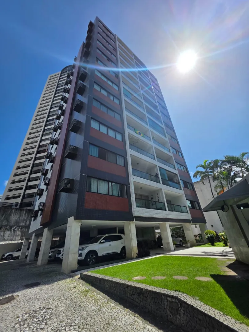 Apartamento &agrave; venda com 168 m&sup2; | 3 quartos sendo 1 su&iacute;te | Varanda | 1 vaga Avenida Conselheiro Aguiar Recife - 