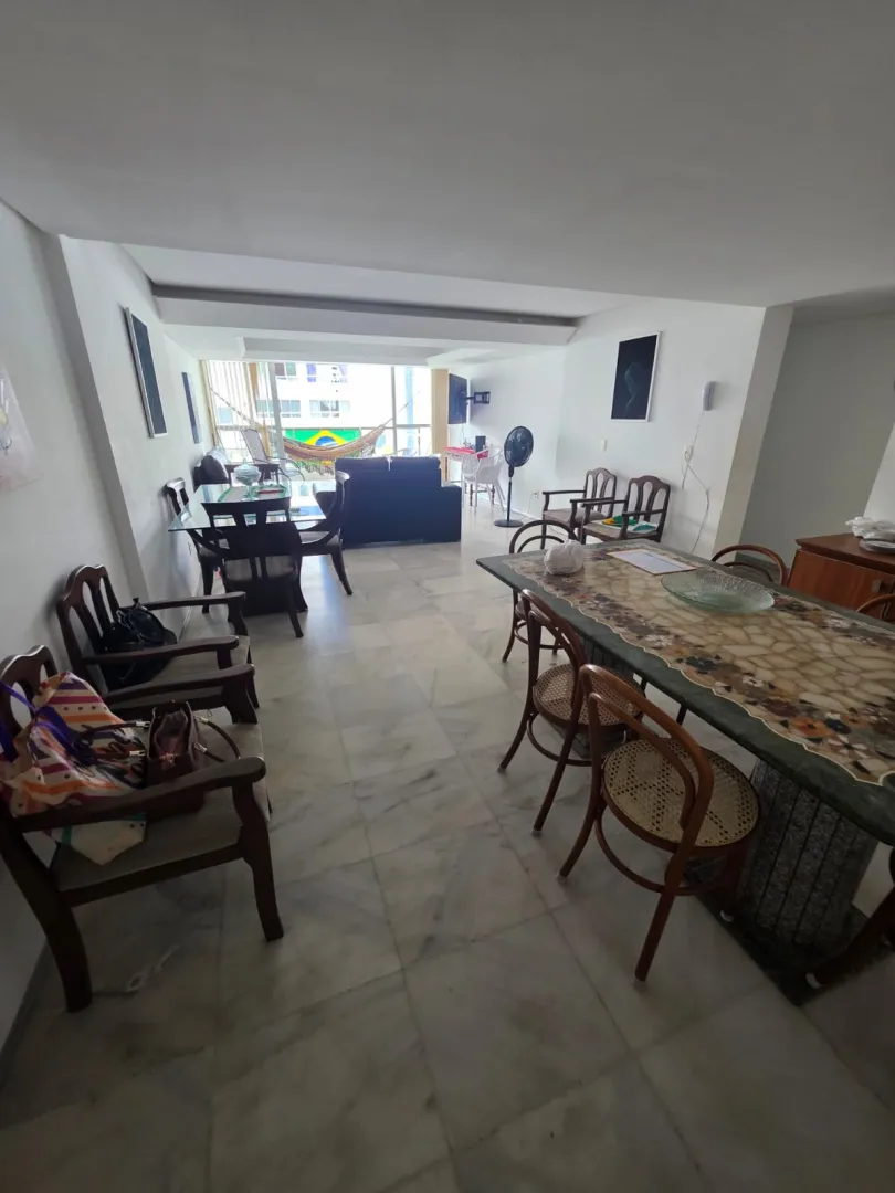 Apartamento &agrave; venda com 168 m&sup2; | 3 quartos sendo 1 su&iacute;te | Varanda | 1 vaga Avenida Conselheiro Aguiar Recife - 