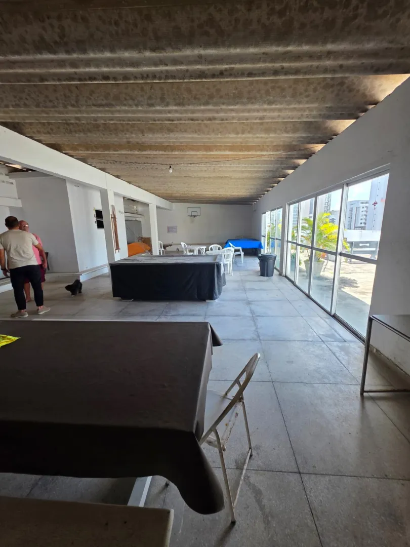 Apartamento &agrave; venda com 168 m&sup2; | 3 quartos sendo 1 su&iacute;te | Varanda | 1 vaga Avenida Conselheiro Aguiar Recife - 
