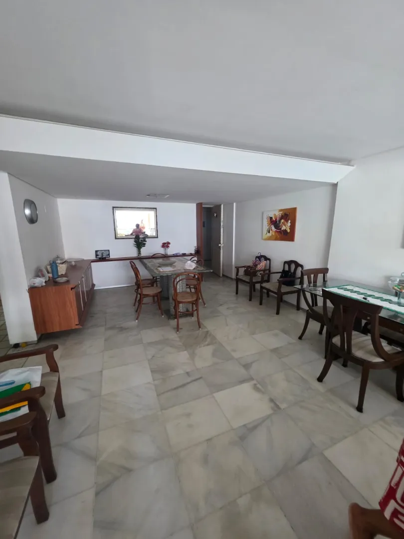 Apartamento &agrave; venda com 168 m&sup2; | 3 quartos sendo 1 su&iacute;te | Varanda | 1 vaga Avenida Conselheiro Aguiar Recife - 