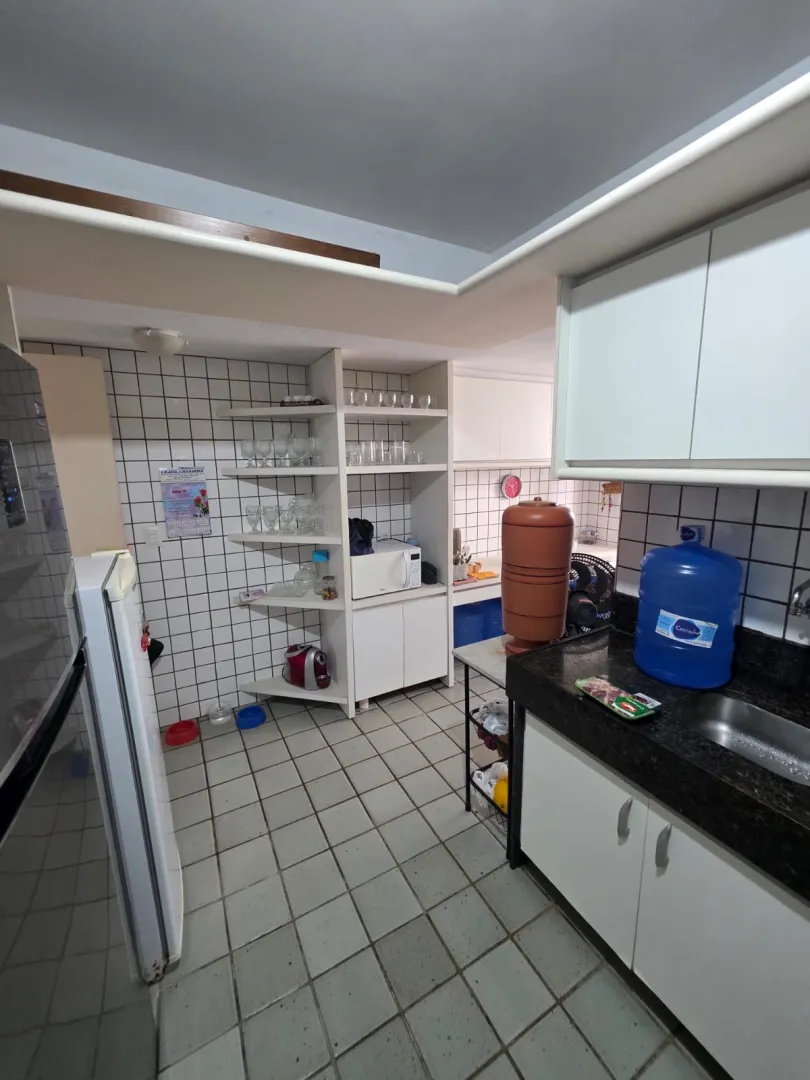 Apartamento &agrave; venda com 168 m&sup2; | 3 quartos sendo 1 su&iacute;te | Varanda | 1 vaga Avenida Conselheiro Aguiar Recife - 