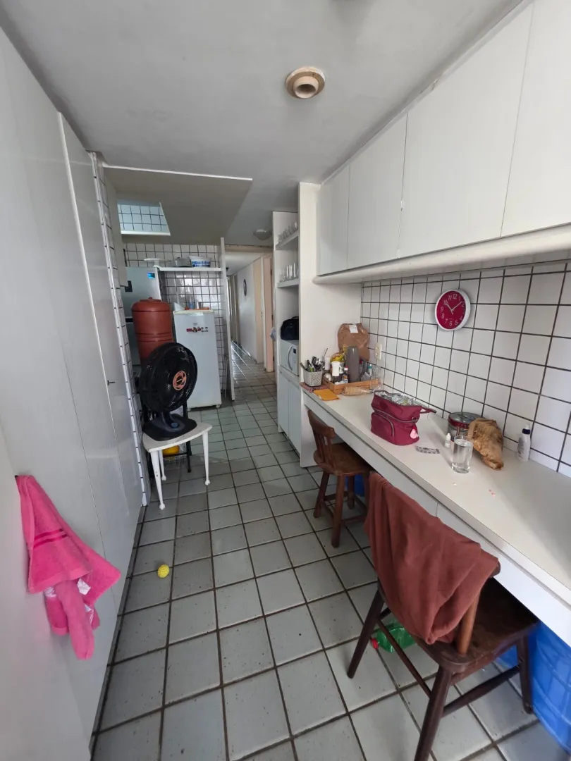 Apartamento &agrave; venda com 168 m&sup2; | 3 quartos sendo 1 su&iacute;te | Varanda | 1 vaga Avenida Conselheiro Aguiar Recife - 