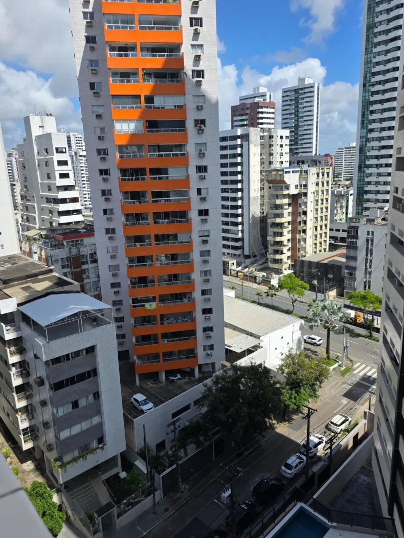 Apartamento &agrave; venda com 168 m&sup2; | 3 quartos sendo 1 su&iacute;te | Varanda | 1 vaga Avenida Conselheiro Aguiar Recife - 