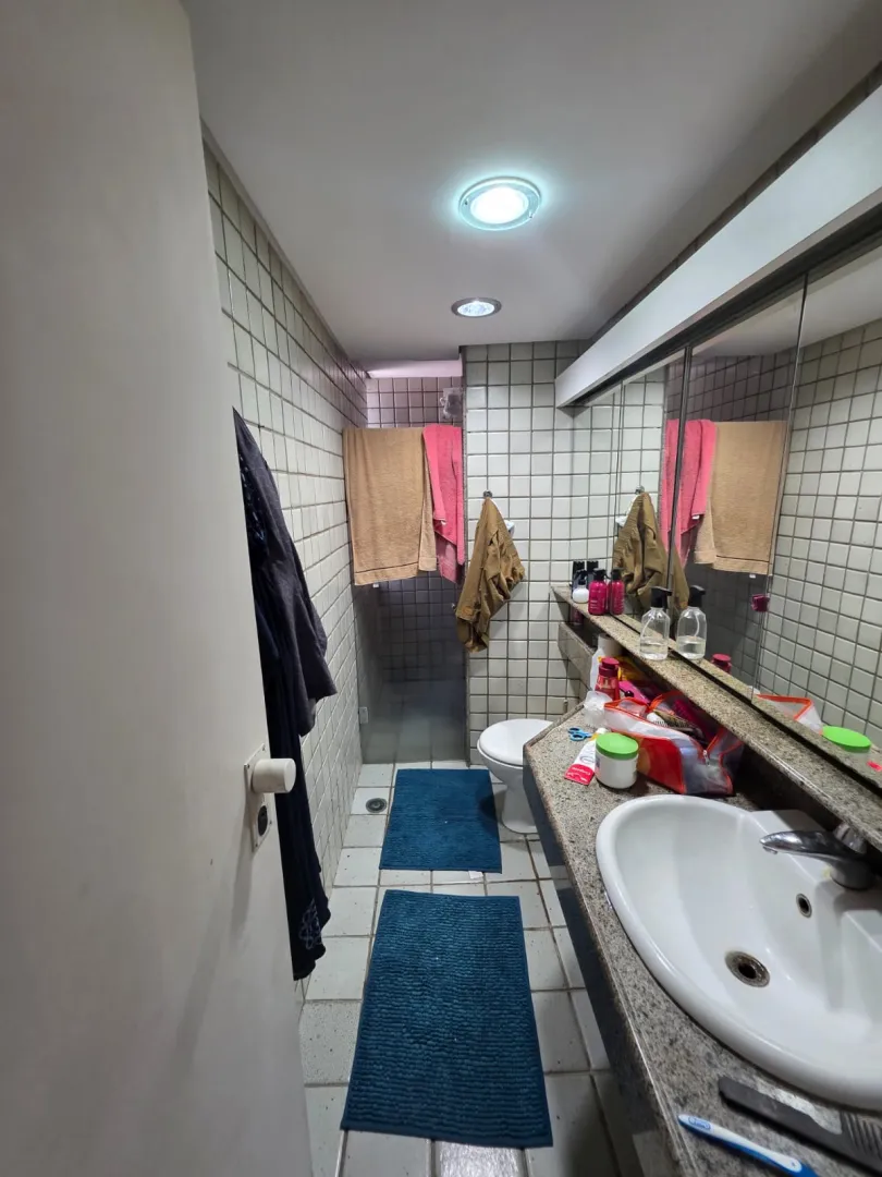 Apartamento &agrave; venda com 168 m&sup2; | 3 quartos sendo 1 su&iacute;te | Varanda | 1 vaga Avenida Conselheiro Aguiar Recife - 