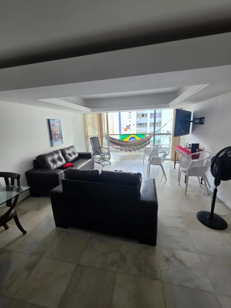 Apartamento &agrave; venda com 168 m&sup2; | 3 quartos sendo 1 su&iacute;te | Varanda | 1 vaga Avenida Conselheiro Aguiar Recife - 