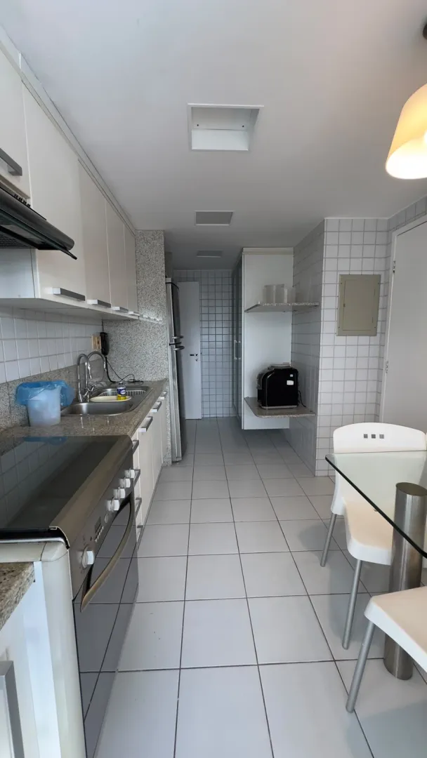 Apartamento &agrave; venda com 120 m&sup2; | 3 Quartos sendo 1 su&iacute;te | Vista pro mar | Bem localizado Rua Raul Azedo Recife - 