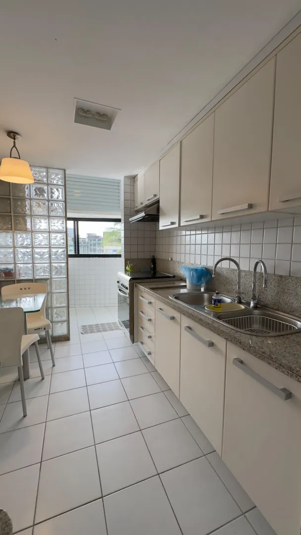 Apartamento &agrave; venda com 120 m&sup2; | 3 Quartos sendo 1 su&iacute;te | Vista pro mar | Bem localizado Rua Raul Azedo Recife - 