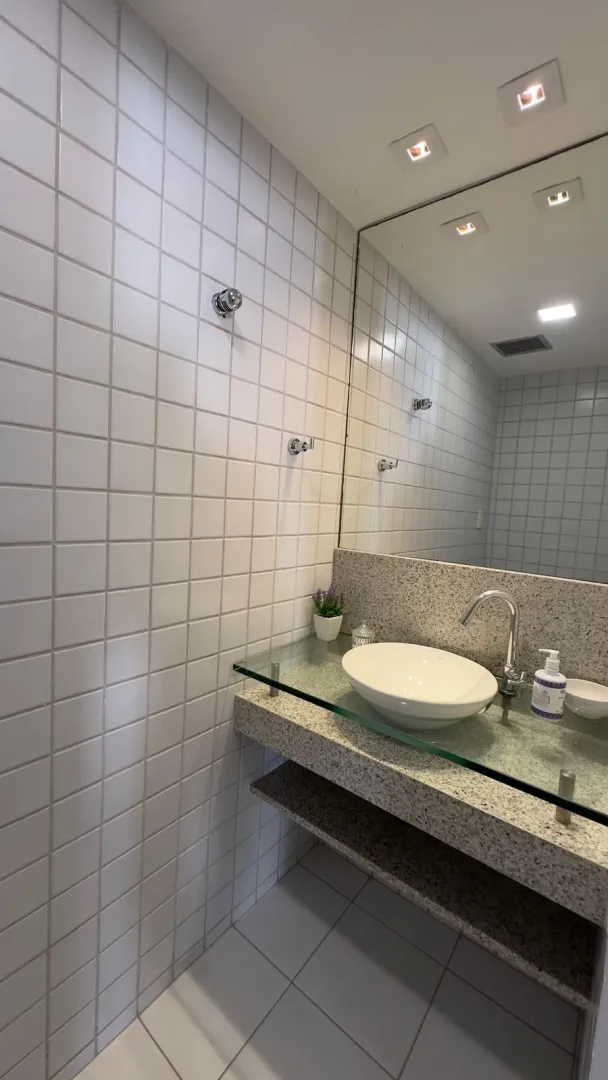 Apartamento &agrave; venda com 120 m&sup2; | 3 Quartos sendo 1 su&iacute;te | Vista pro mar | Bem localizado Rua Raul Azedo Recife - 