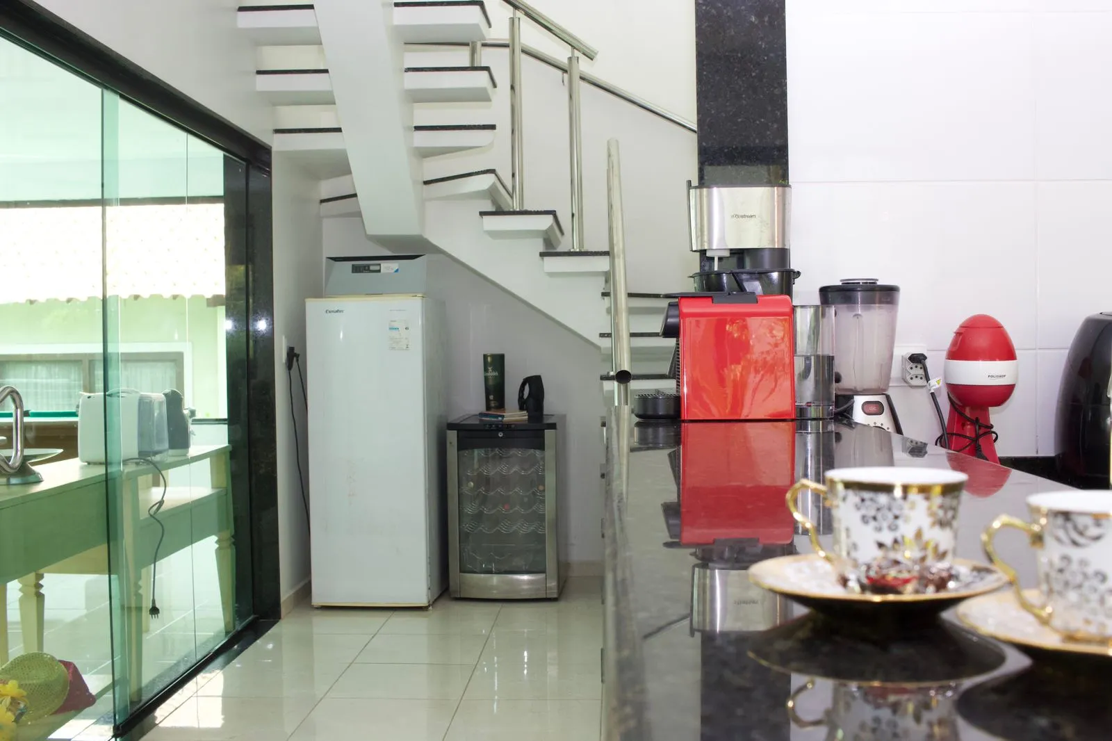 Casa em condom&iacute;nio &agrave; venda com 312 m&sup2; | 5 quartos, sendo 4 su&iacute;tes | Porteira fechada  Gravatá - 