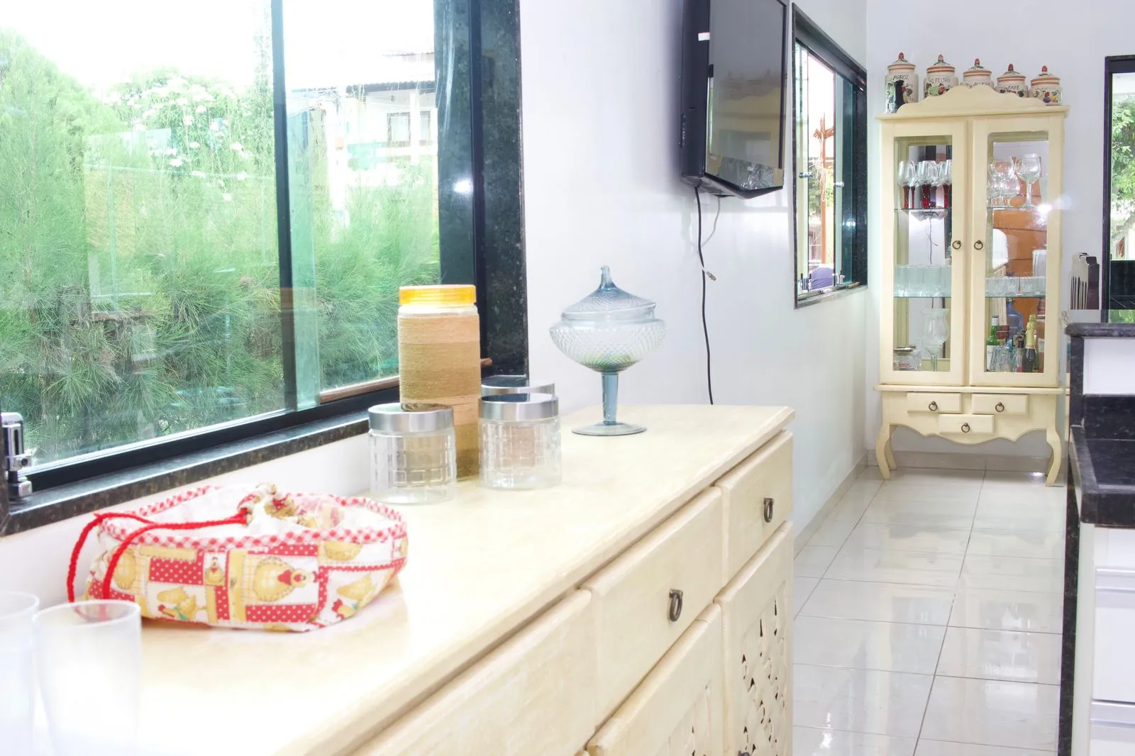 Casa em condom&iacute;nio &agrave; venda com 312 m&sup2; | 5 quartos, sendo 4 su&iacute;tes | Porteira fechada  Gravatá - 