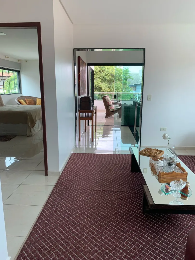Casa em condom&iacute;nio &agrave; venda com 312 m&sup2; | 5 quartos, sendo 4 su&iacute;tes | Porteira fechada  Gravatá - 