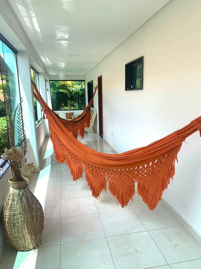 Casa em condom&iacute;nio &agrave; venda com 312 m&sup2; | 5 quartos, sendo 4 su&iacute;tes | Porteira fechada  Gravatá - 