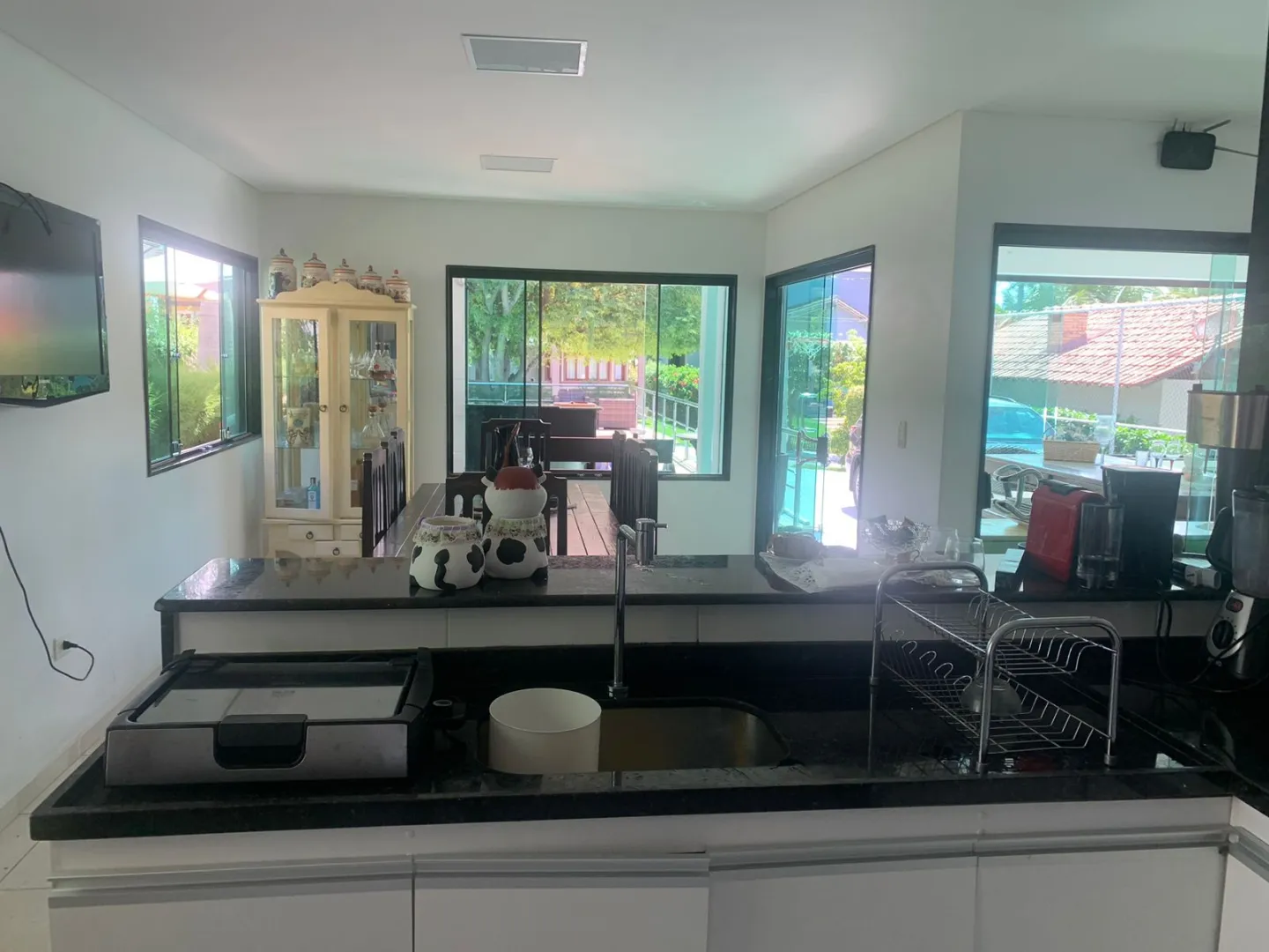 Casa em condom&iacute;nio &agrave; venda com 312 m&sup2; | 5 quartos, sendo 4 su&iacute;tes | Porteira fechada  Gravatá - 